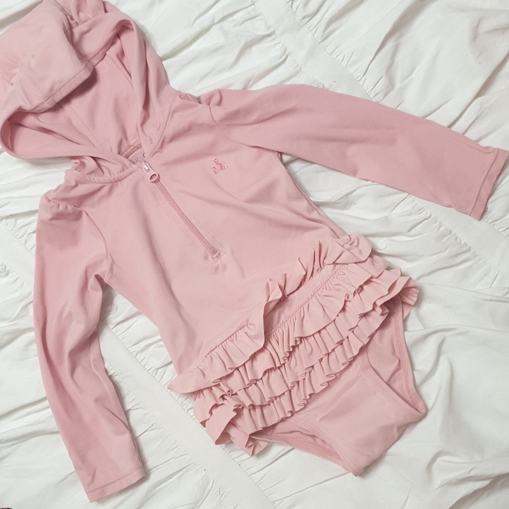 2. BABY BabyGap One piece ruffle swimsuit rashguard